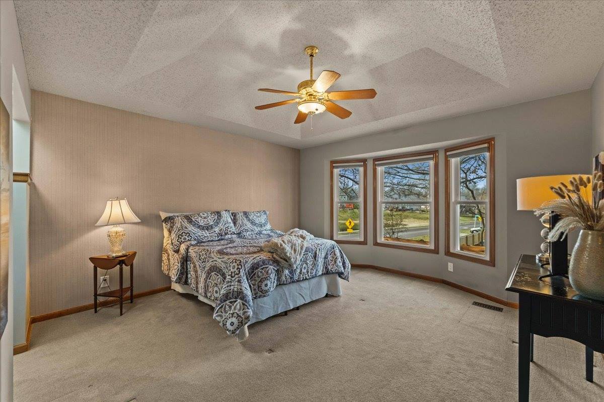 15778 Horton St, Overland Park, KS 66223