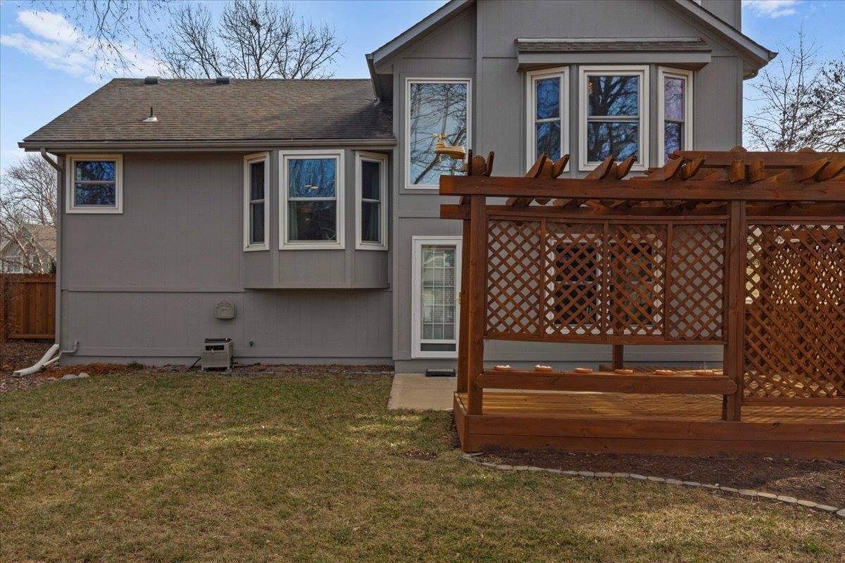 15778 Horton St, Overland Park, KS 66223