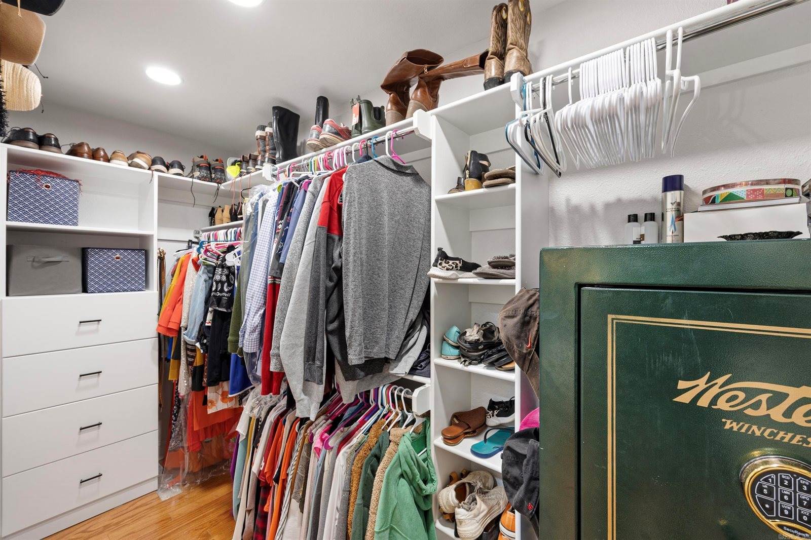 1424 N Lands End Pt, Russellville, AR 72802