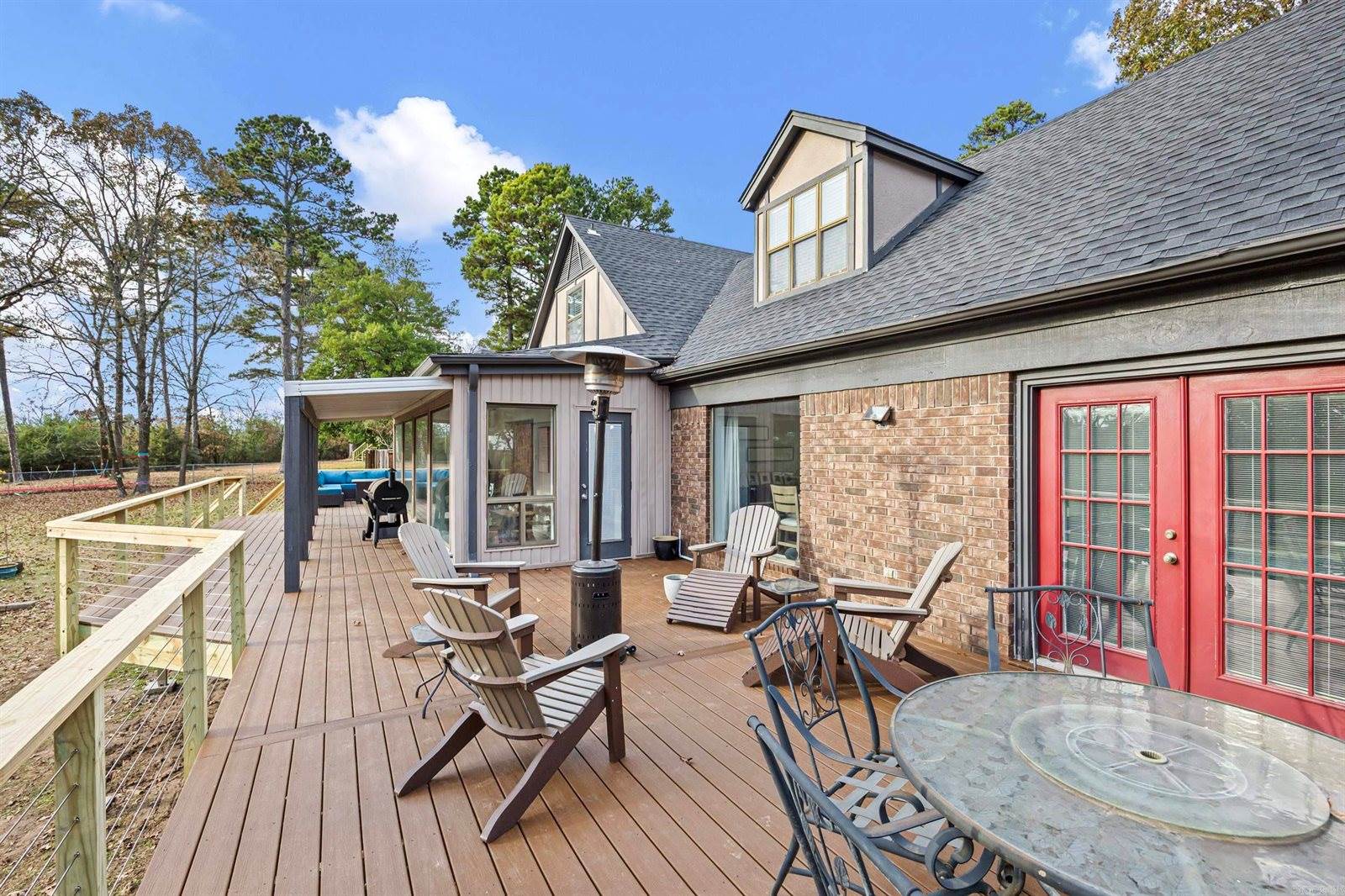 1424 N Lands End Pt, Russellville, AR 72802