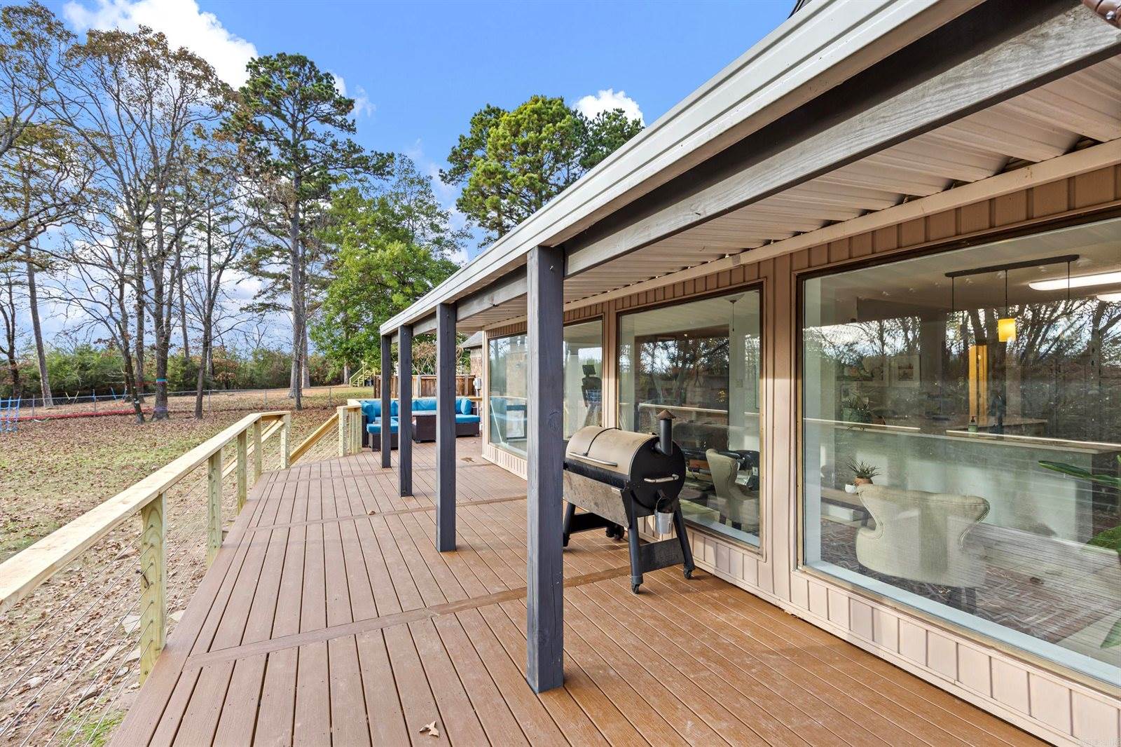 1424 N Lands End Pt, Russellville, AR 72802