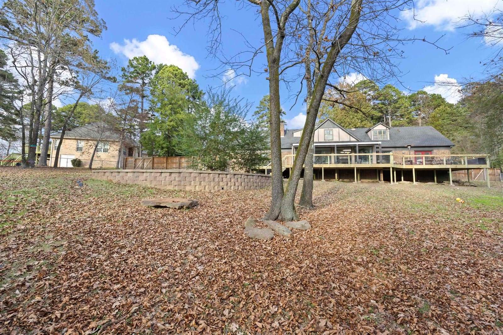 1424 N Lands End Pt, Russellville, AR 72802