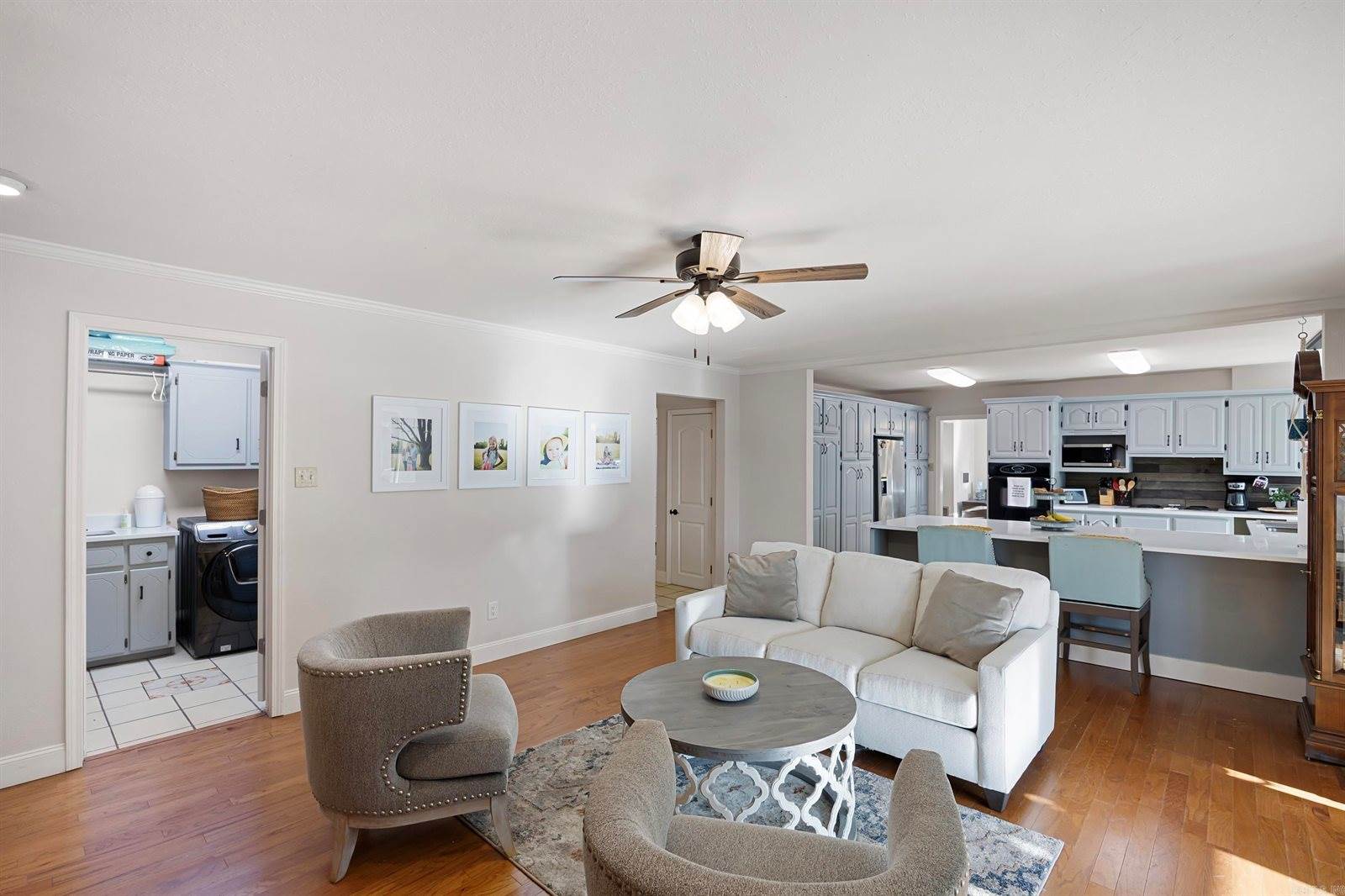 1424 N Lands End Pt, Russellville, AR 72802