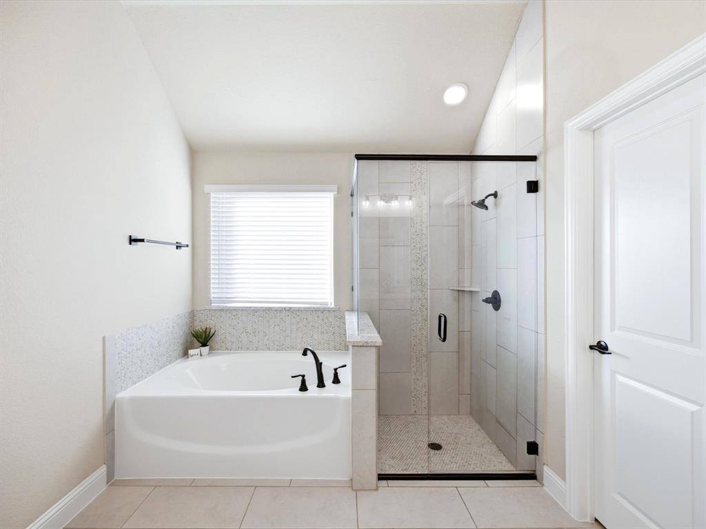 224 Comanche Trail, Alvarado, TX 76009