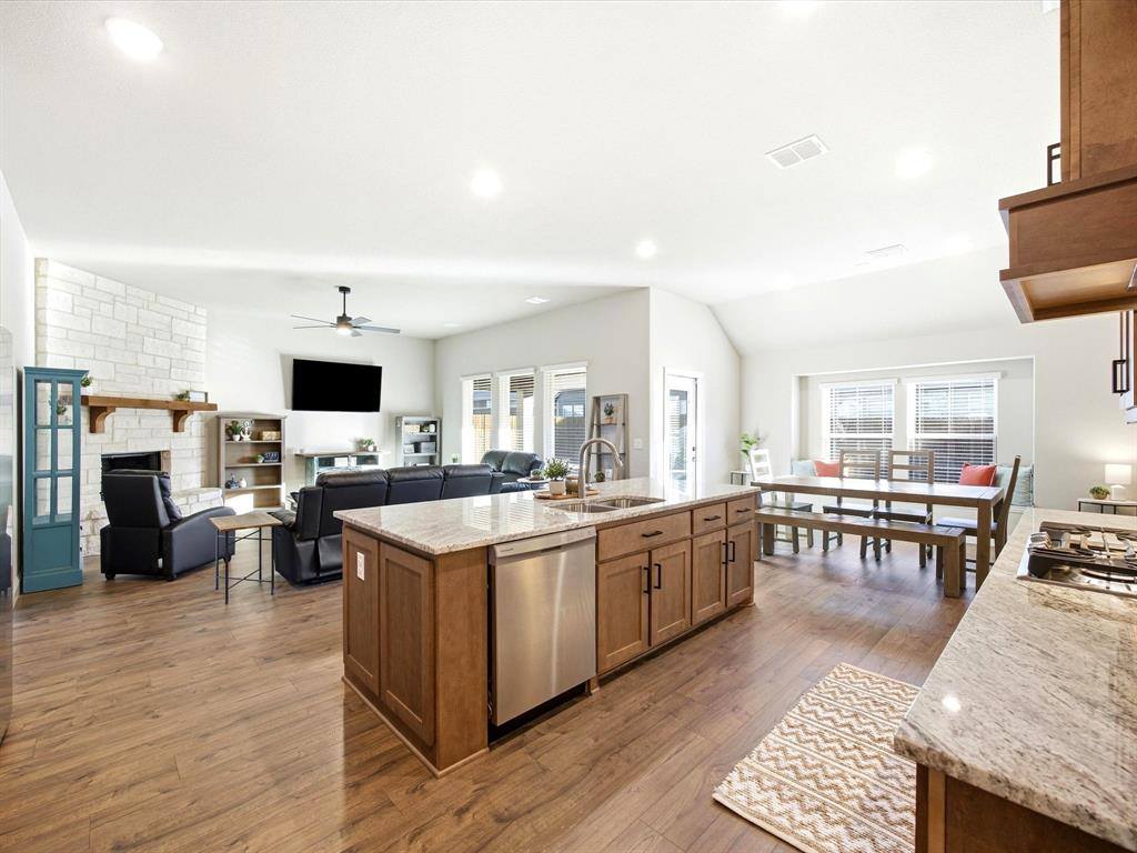 224 Comanche Trail, Alvarado, TX 76009