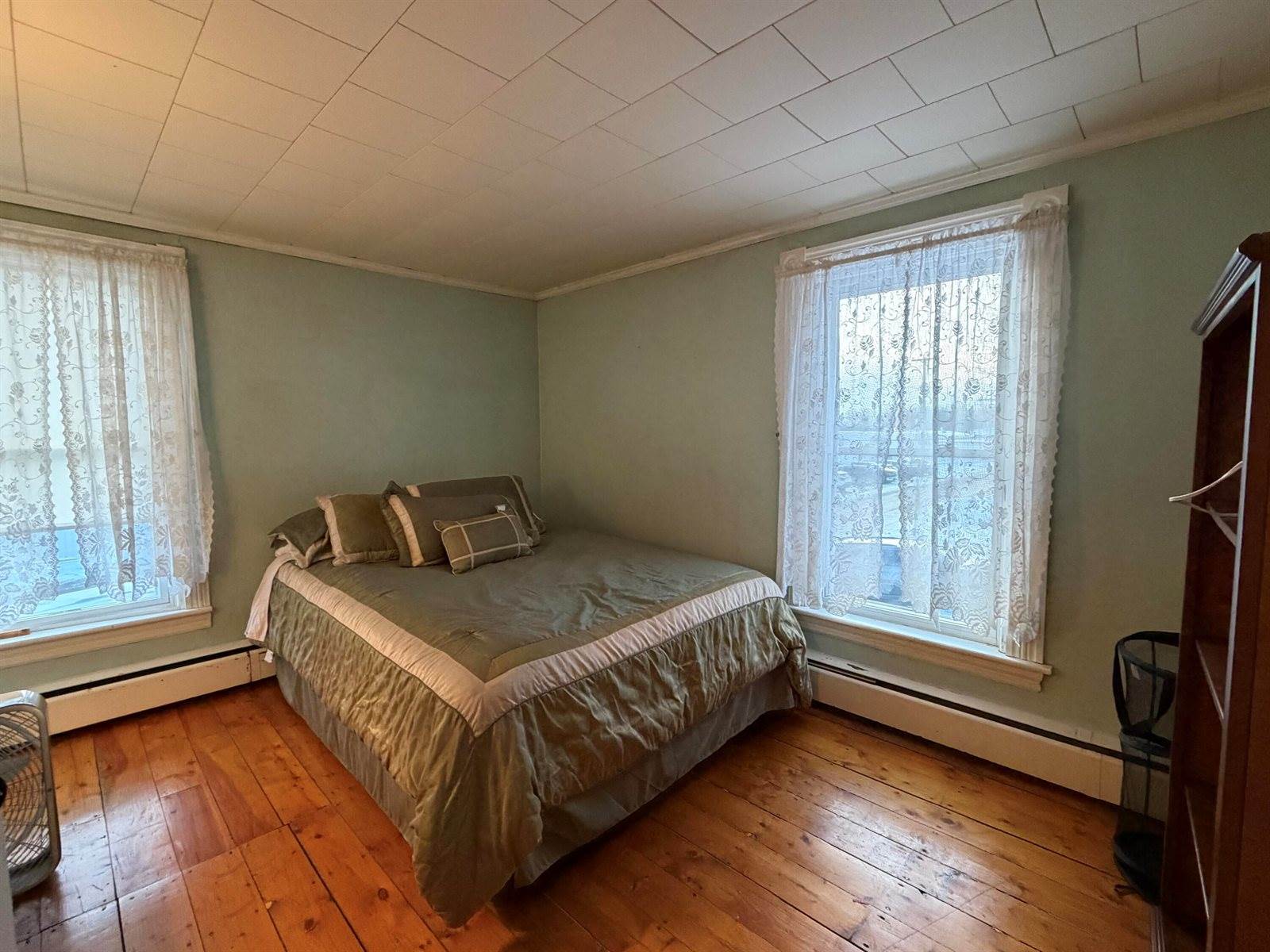 27 School Street, Guilford, ME 04443