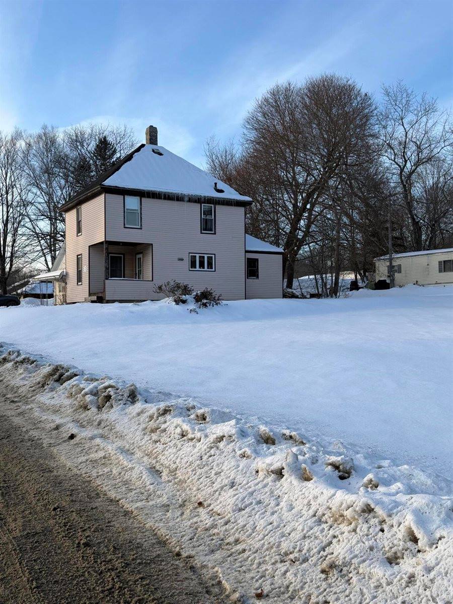 27 School Street, Guilford, ME 04443