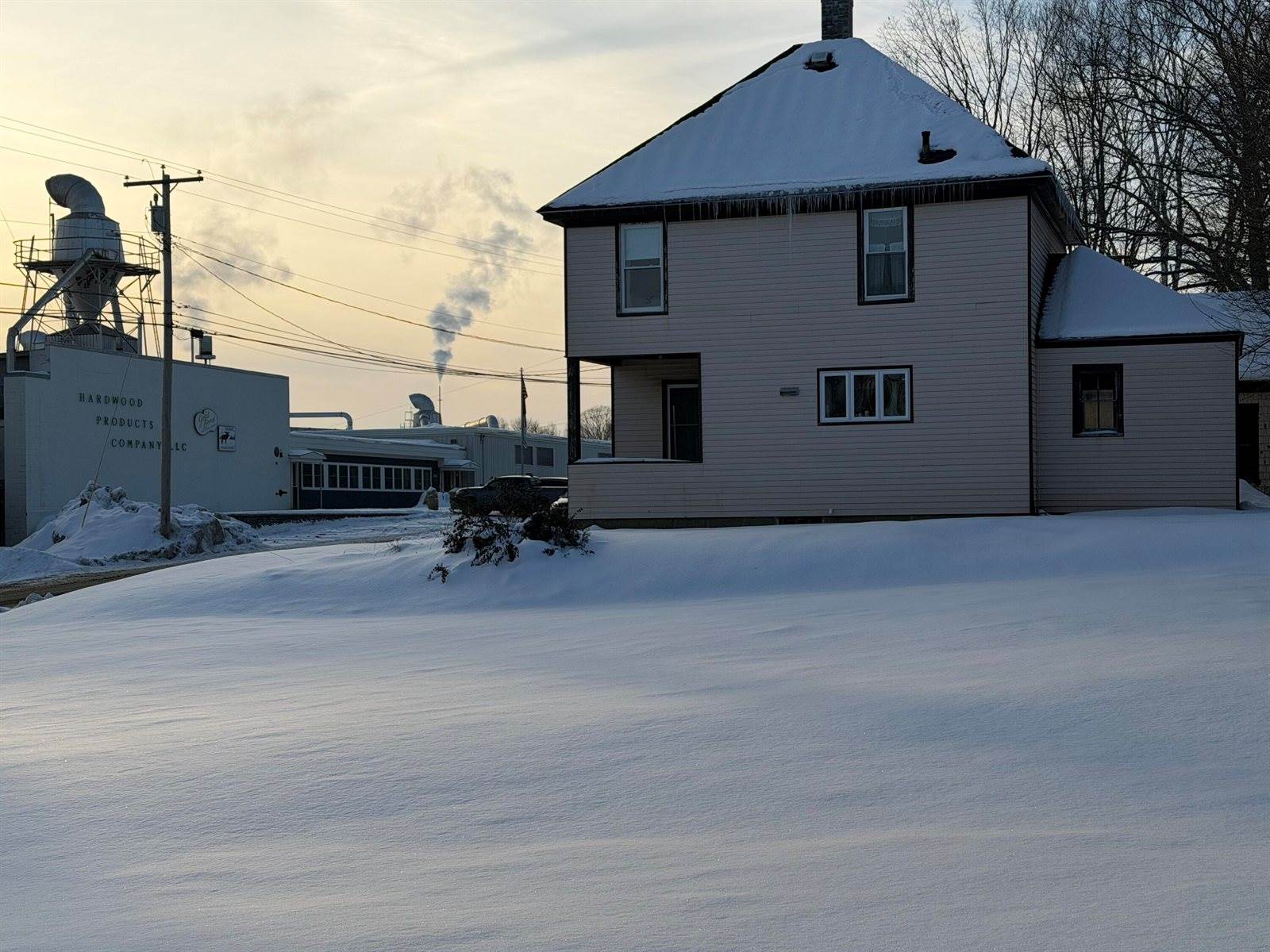 27 School Street, Guilford, ME 04443