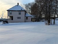 27 School Street, Guilford, ME 04443