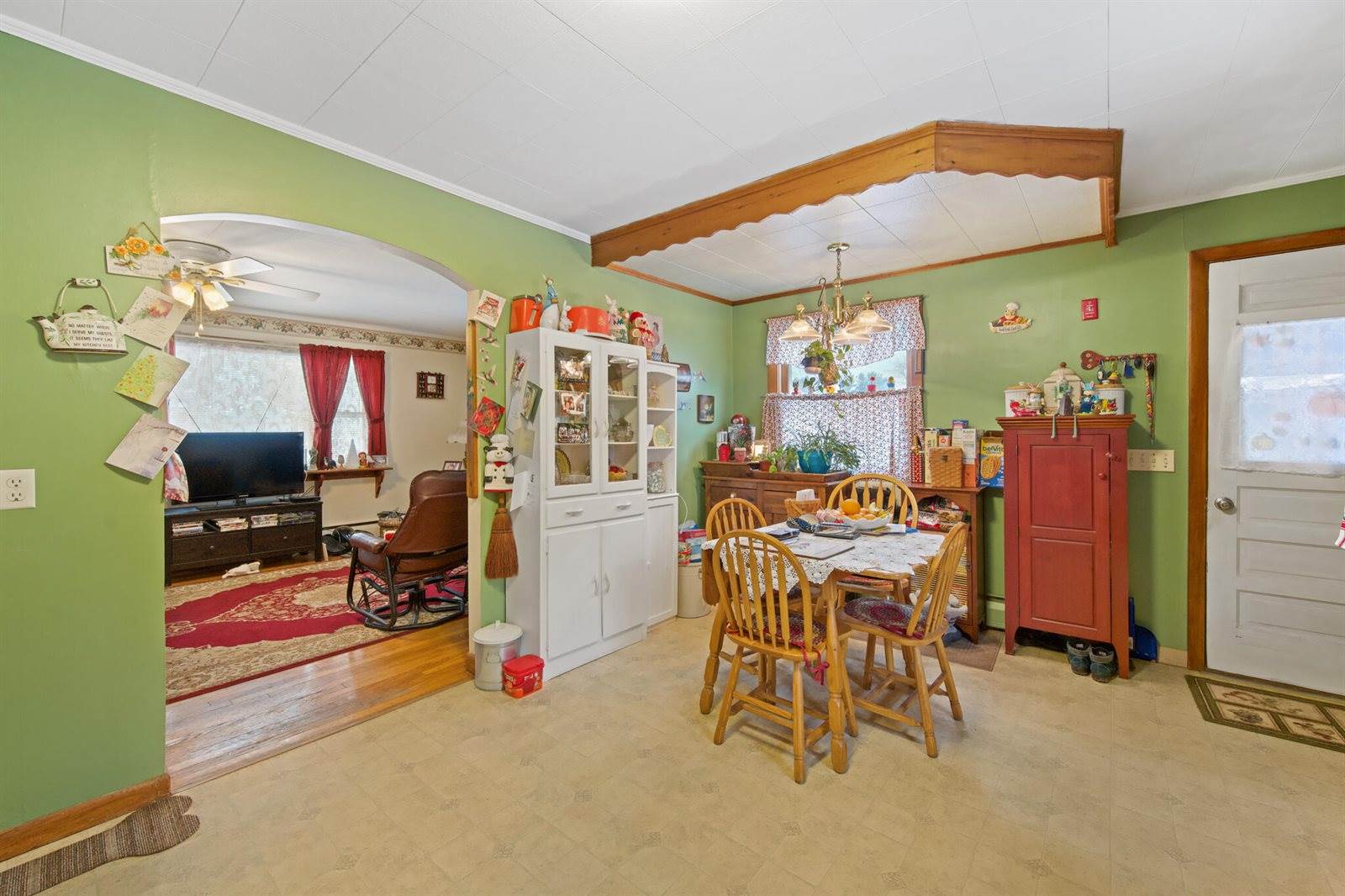 284 Parkway South, Brewer, ME 04412