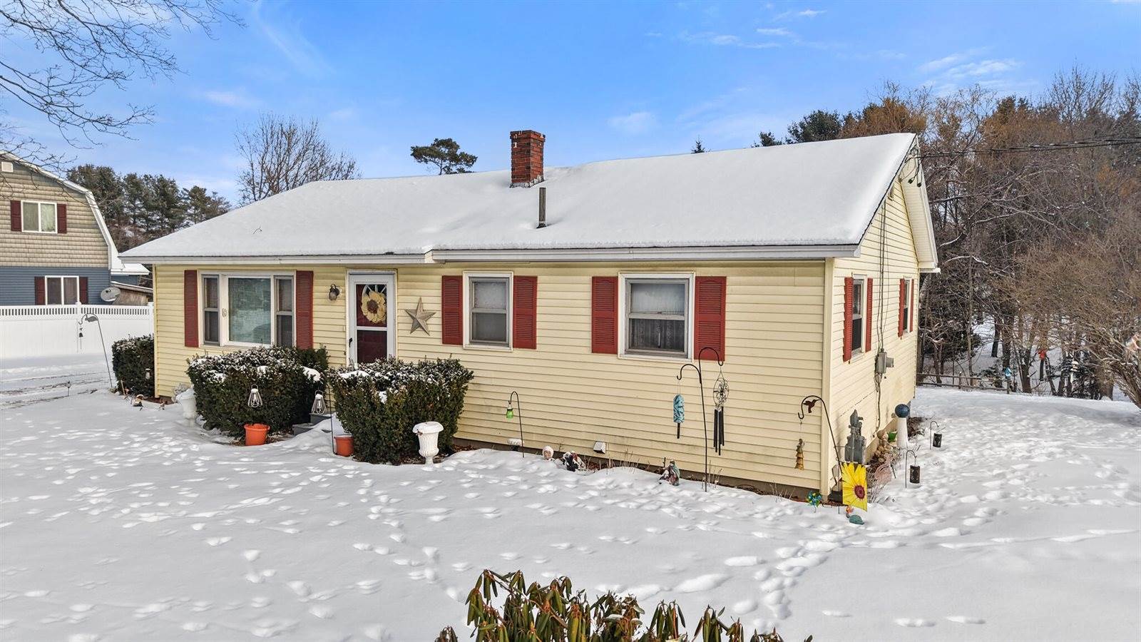 284 Parkway South, Brewer, ME 04412