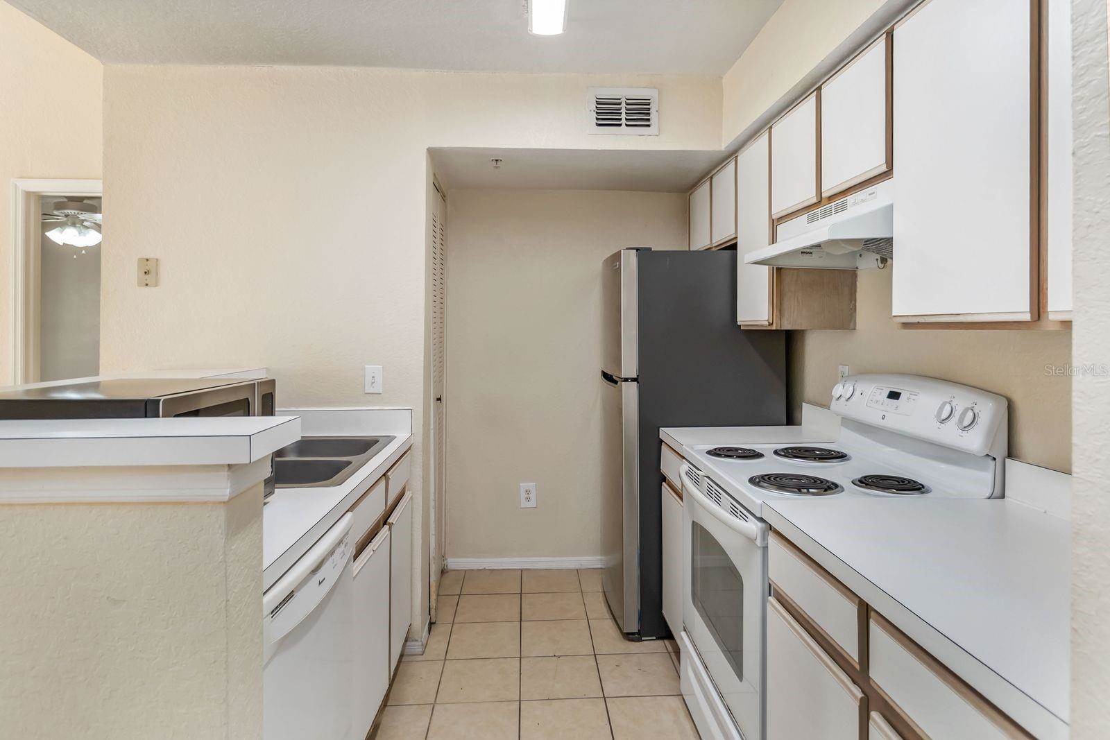 2217 Grand Cayman Court, Kissimmee, FL 34741