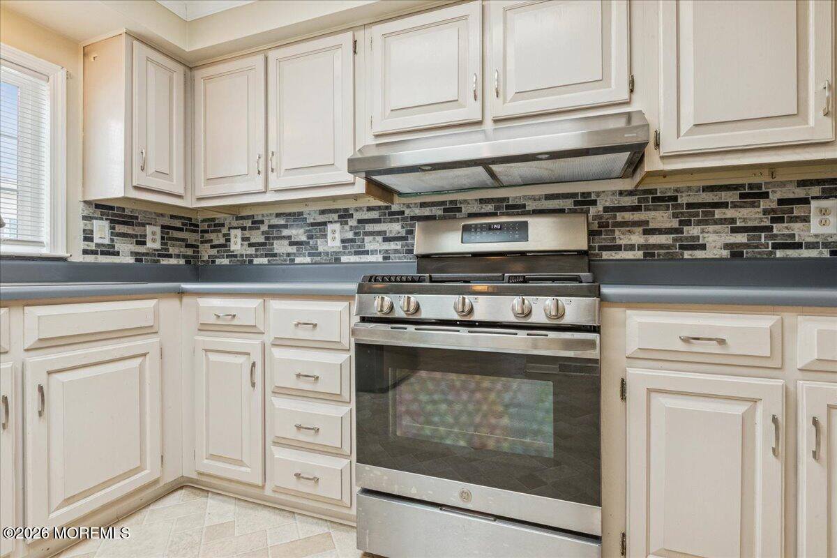 602 Walden Way, Whiting, NJ 08759