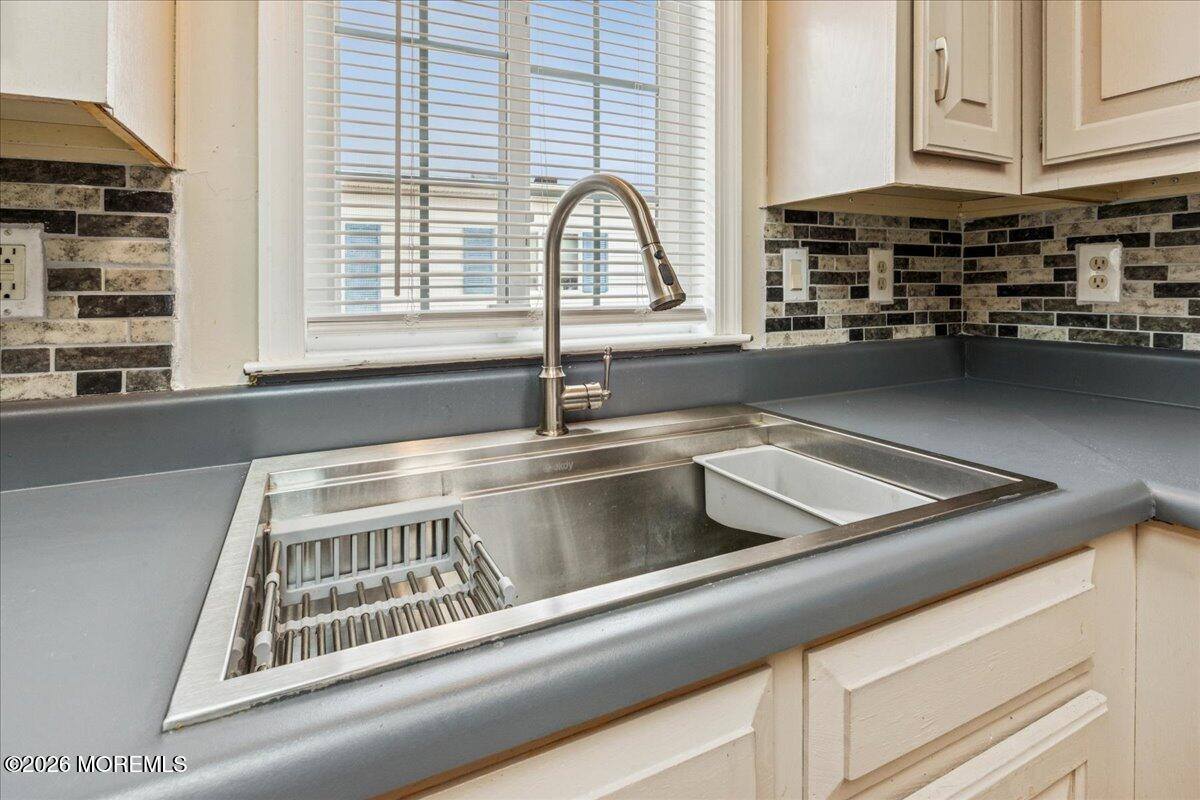 602 Walden Way, Whiting, NJ 08759