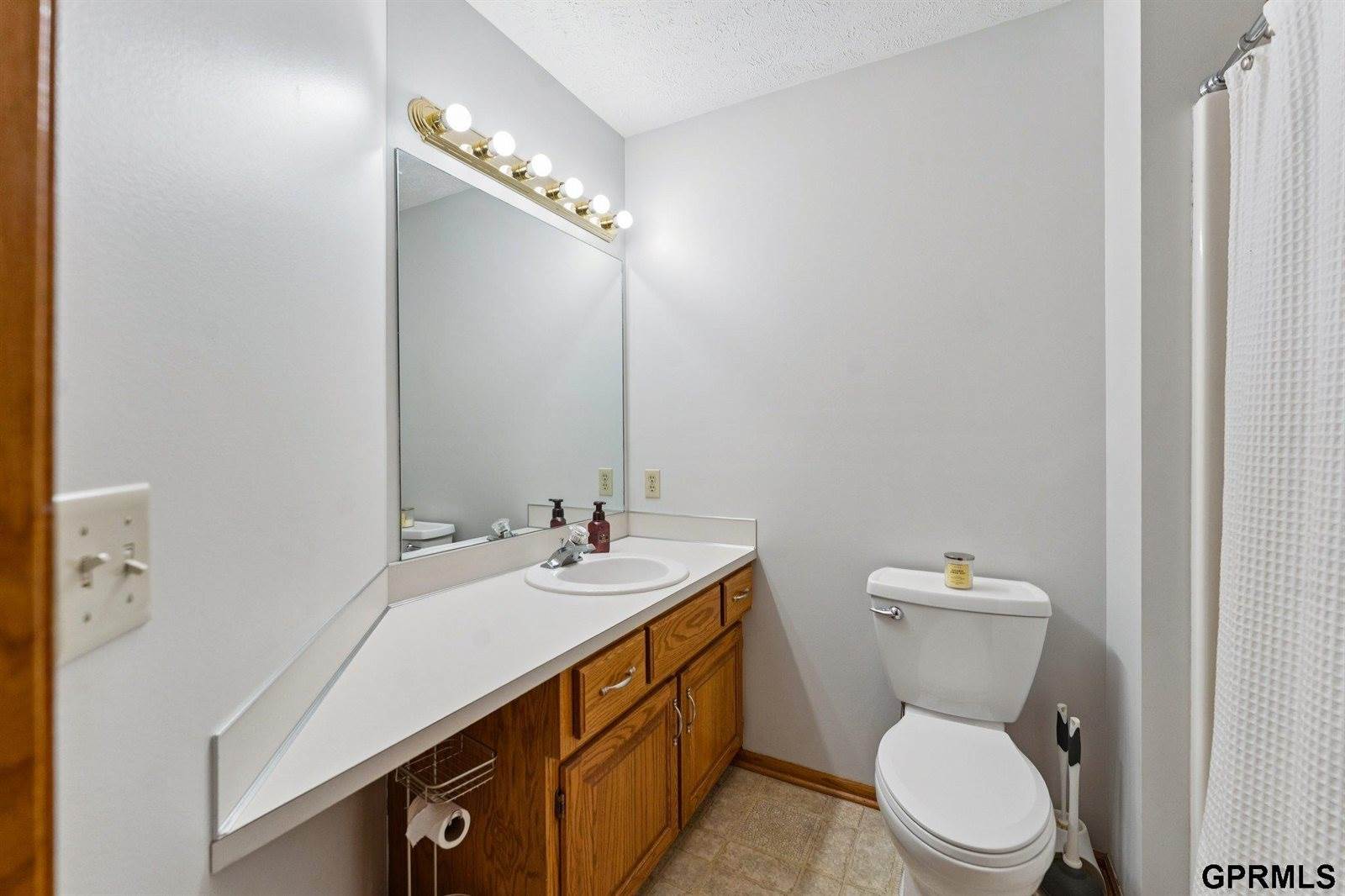 2504 North 154Th Avenue, Omaha, NE 68116