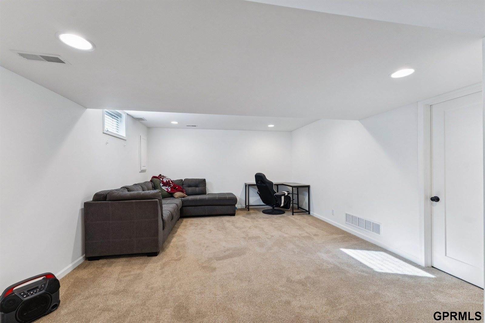 2504 North 154Th Avenue, Omaha, NE 68116