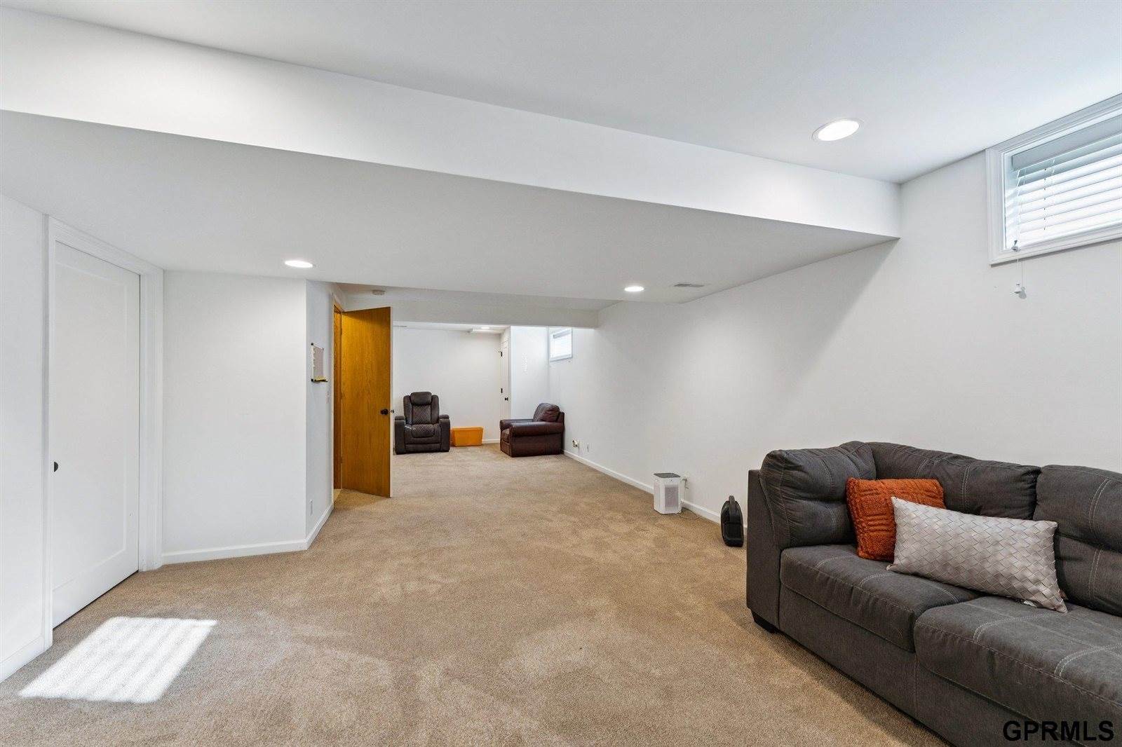 2504 North 154Th Avenue, Omaha, NE 68116