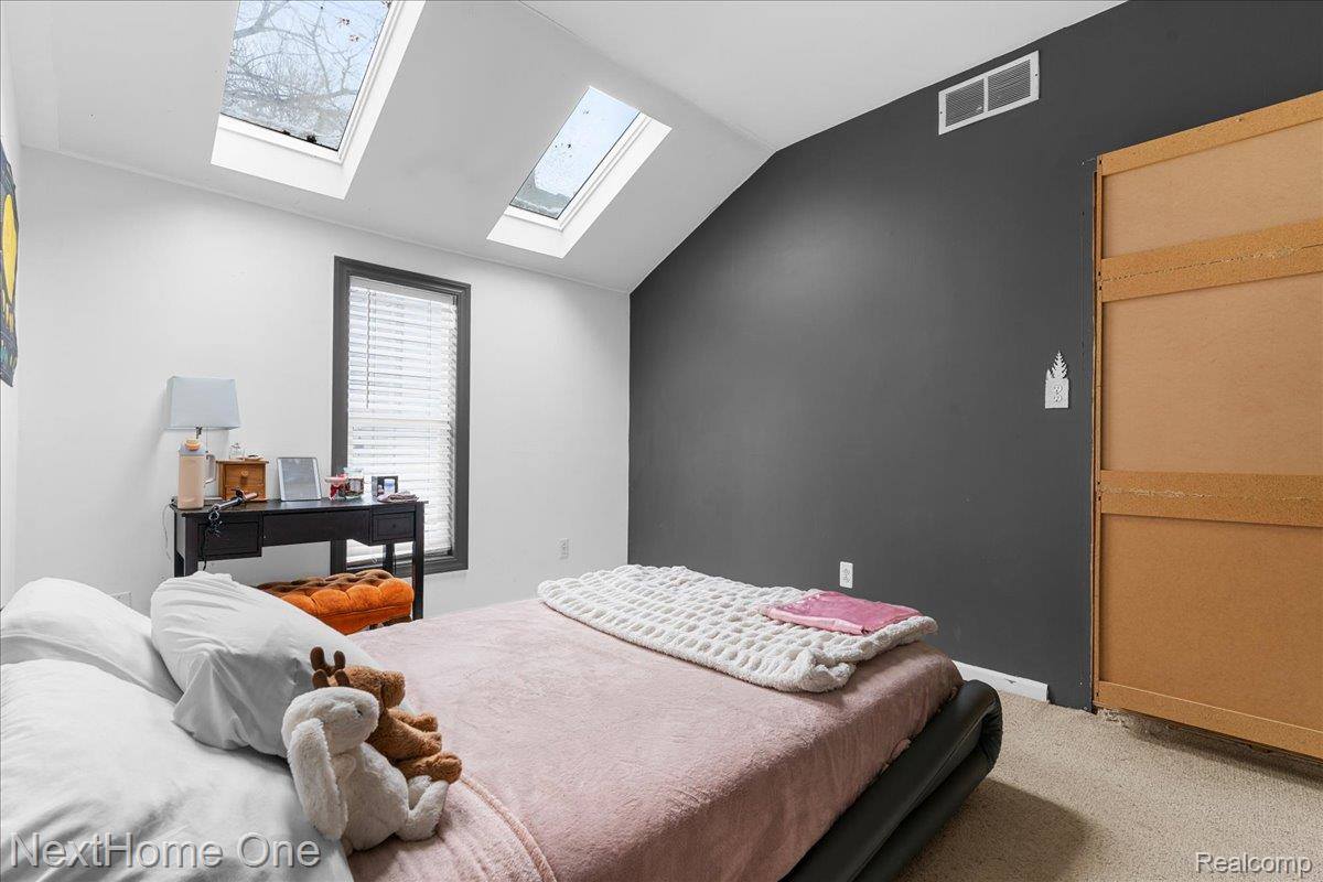 627 East Washington Street, HowellCity_Livingston, MI 48843