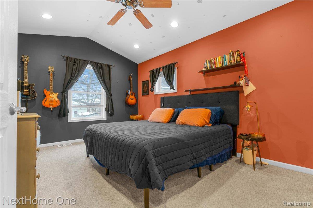 627 East Washington Street, HowellCity_Livingston, MI 48843