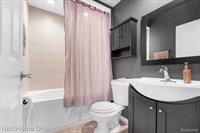 627 East Washington Street, HowellCity_Livingston, MI 48843