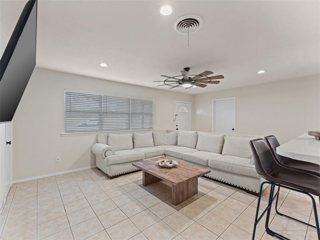 510 Overlook Drive, Midlothian, TX 76065