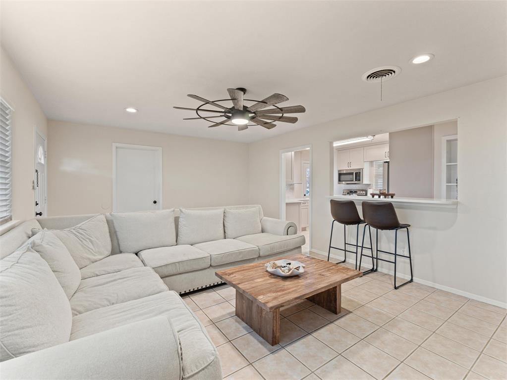 510 Overlook Drive, Midlothian, TX 76065