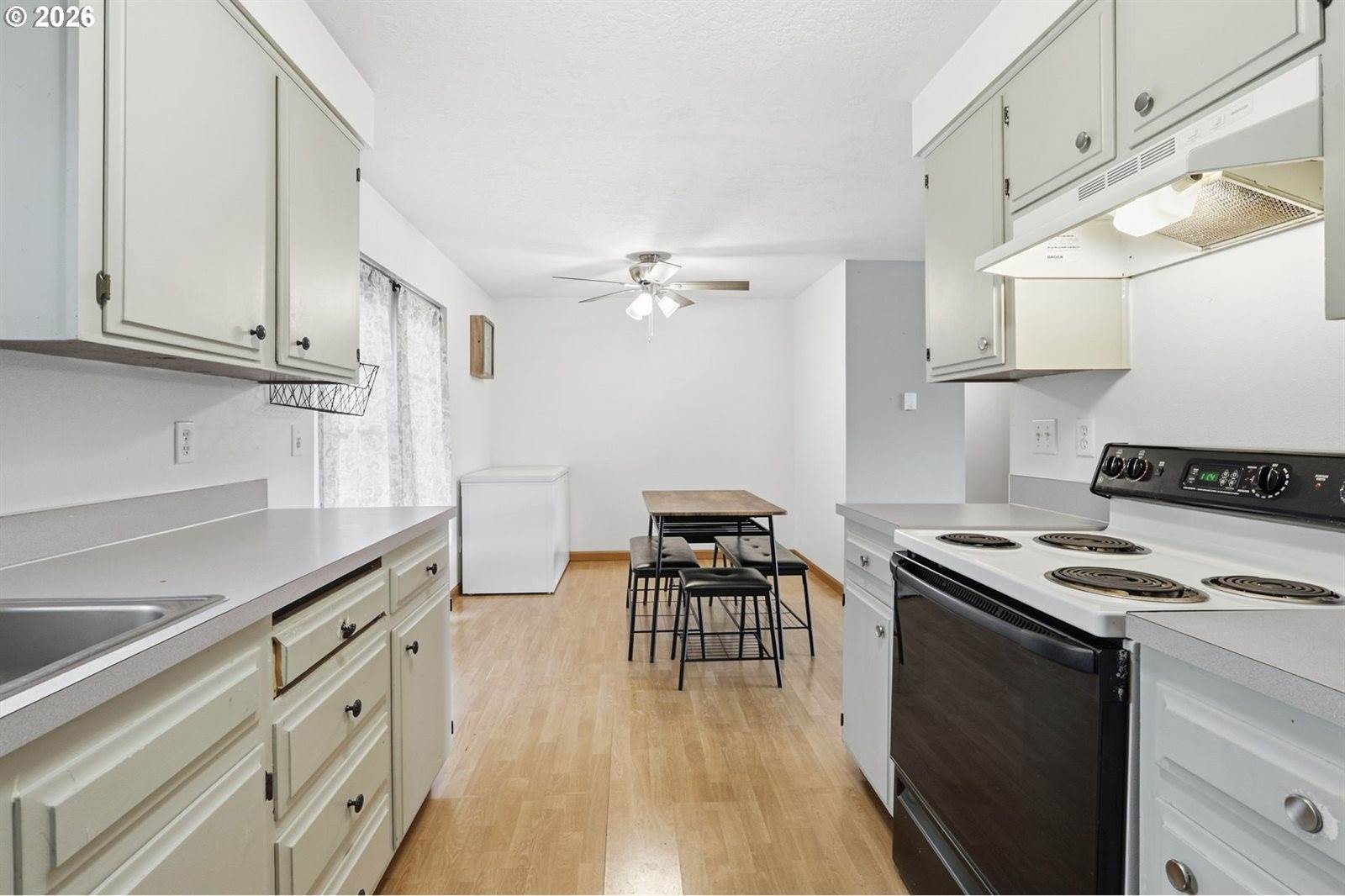 1820 SE Mulberry Ct, McMinnville, OR 97128