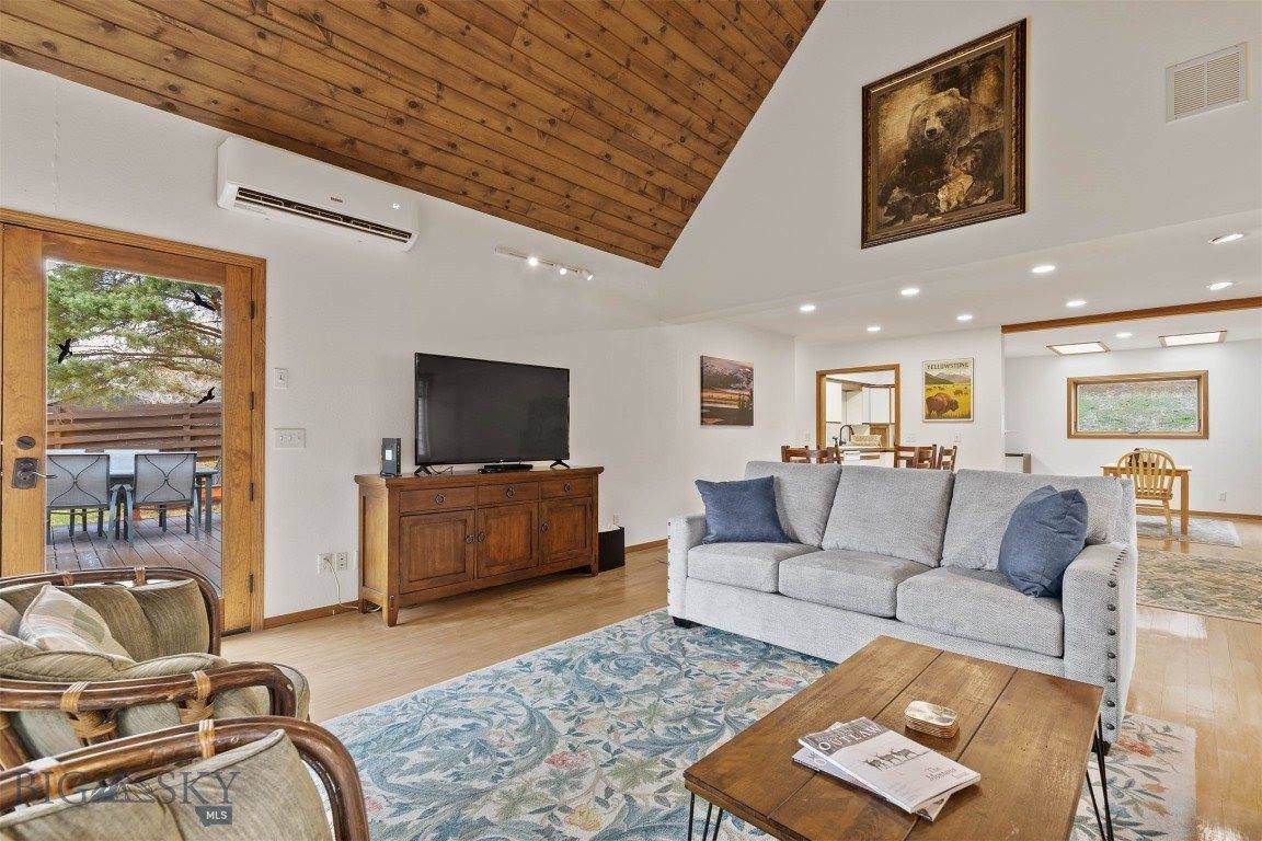 4 Solar Mountain Road, Gardiner, MT 59030