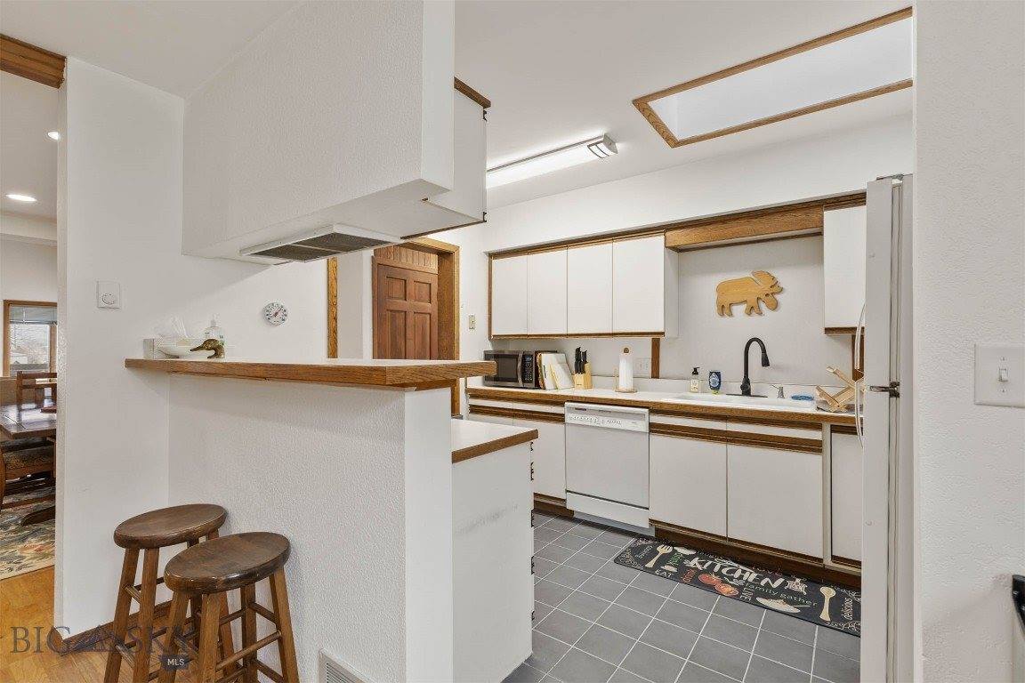 4 Solar Mountain Road, Gardiner, MT 59030