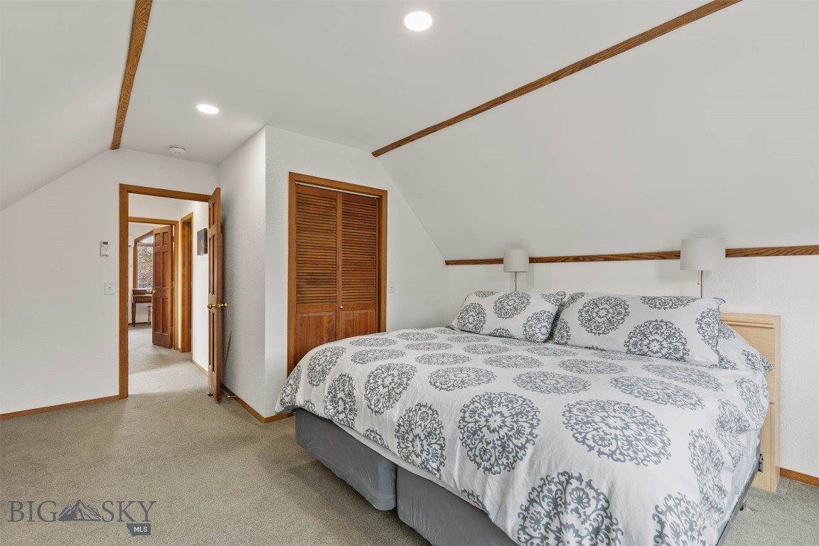 4 Solar Mountain Road, Gardiner, MT 59030