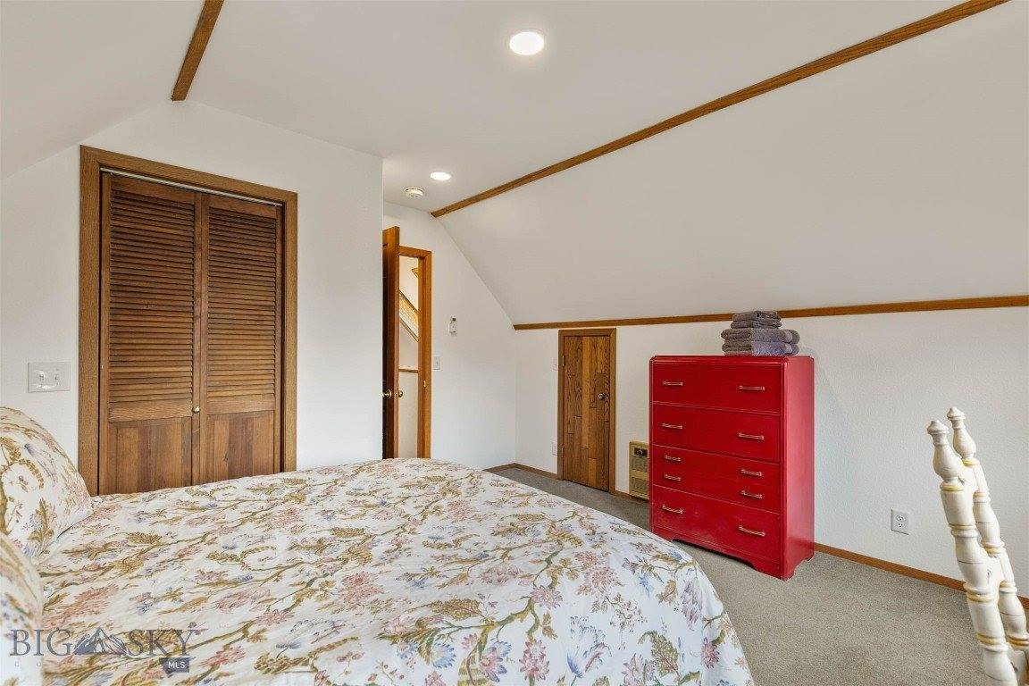 4 Solar Mountain Road, Gardiner, MT 59030