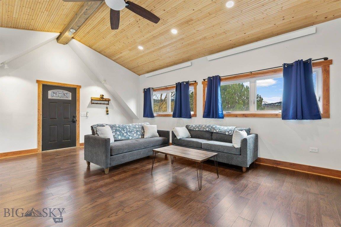 4 Solar Mountain Road, Gardiner, MT 59030