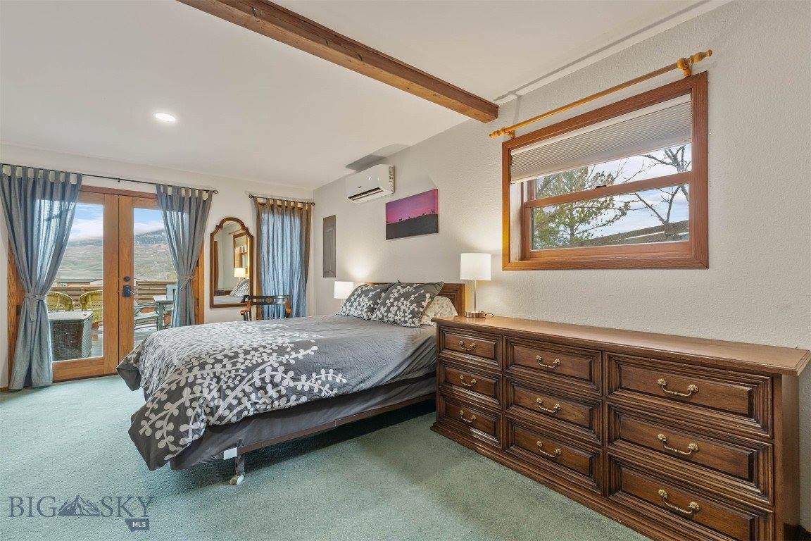 4 Solar Mountain Road, Gardiner, MT 59030