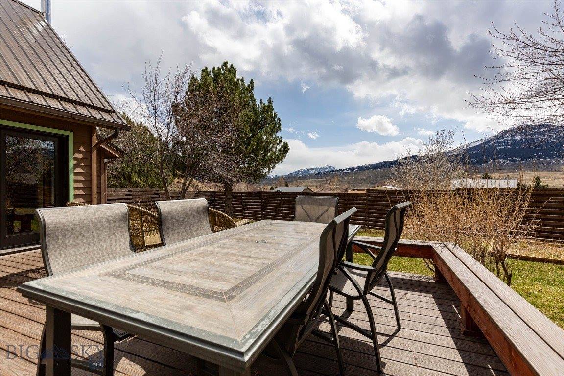 4 Solar Mountain Road, Gardiner, MT 59030