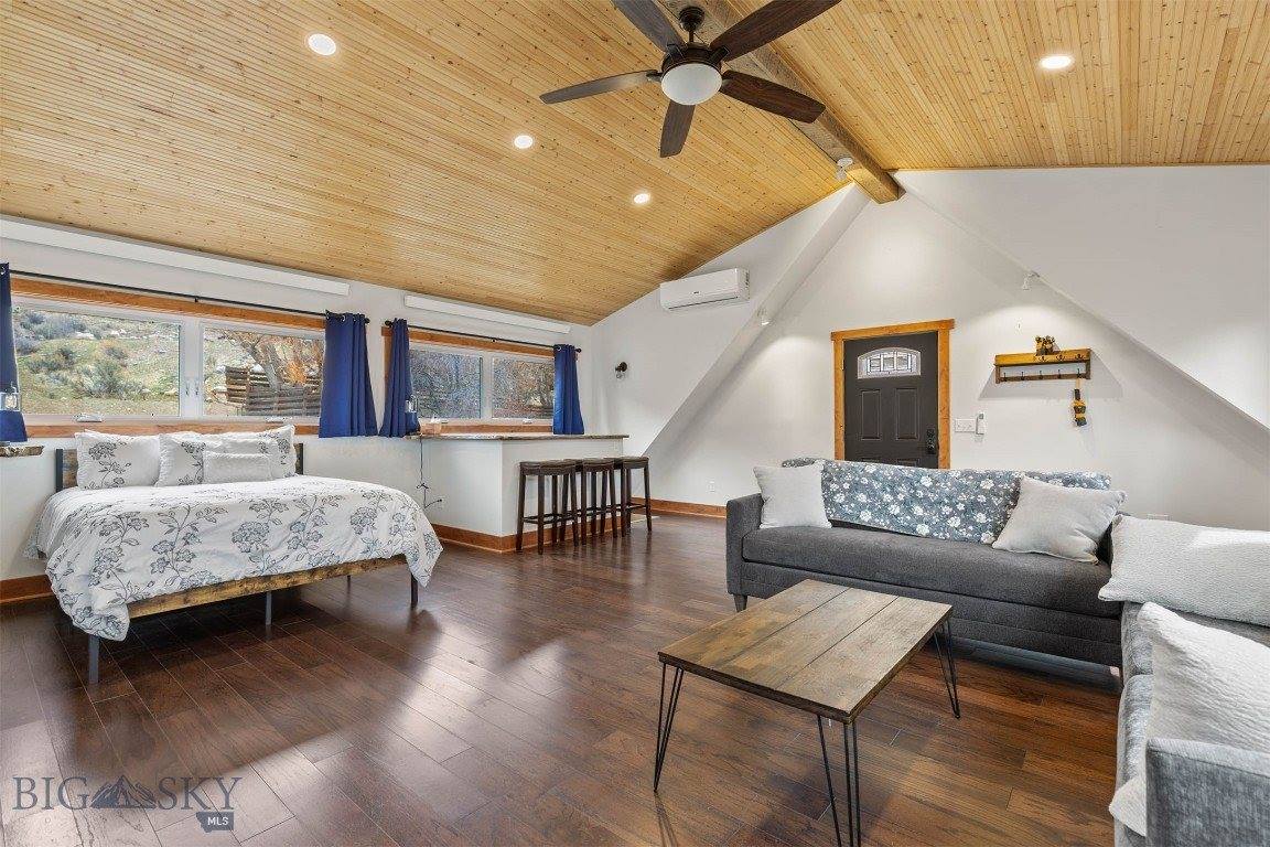 4 Solar Mountain Road, Gardiner, MT 59030