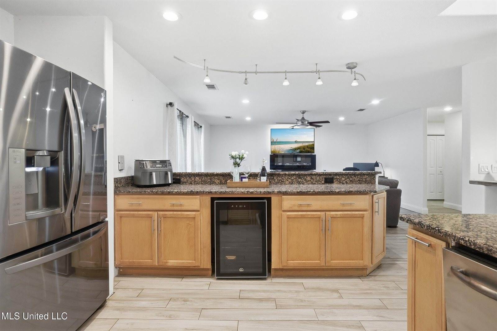 6800 Riviera Drive, Biloxi, MS 39532