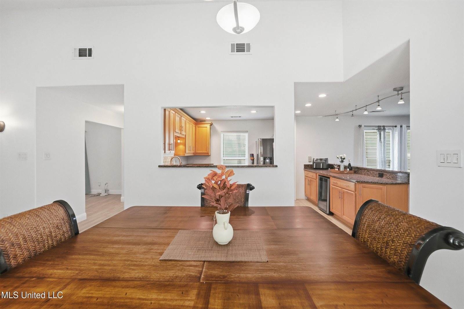 6800 Riviera Drive, Biloxi, MS 39532