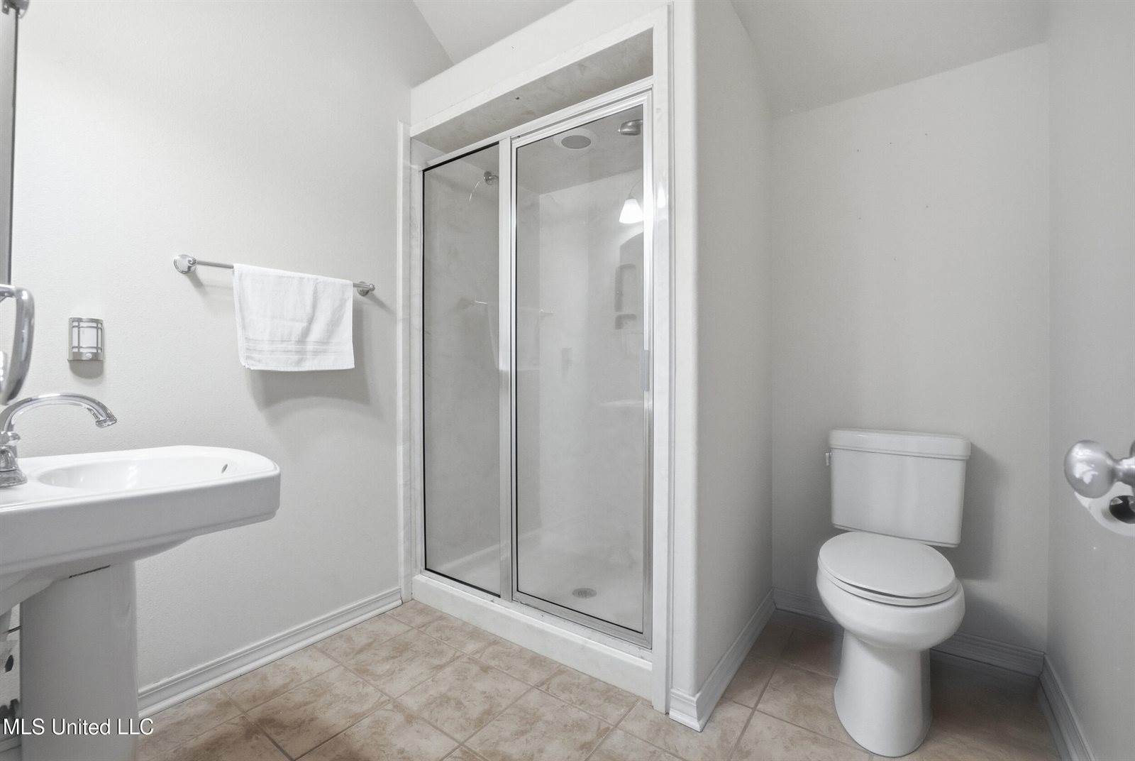 6800 Riviera Drive, Biloxi, MS 39532