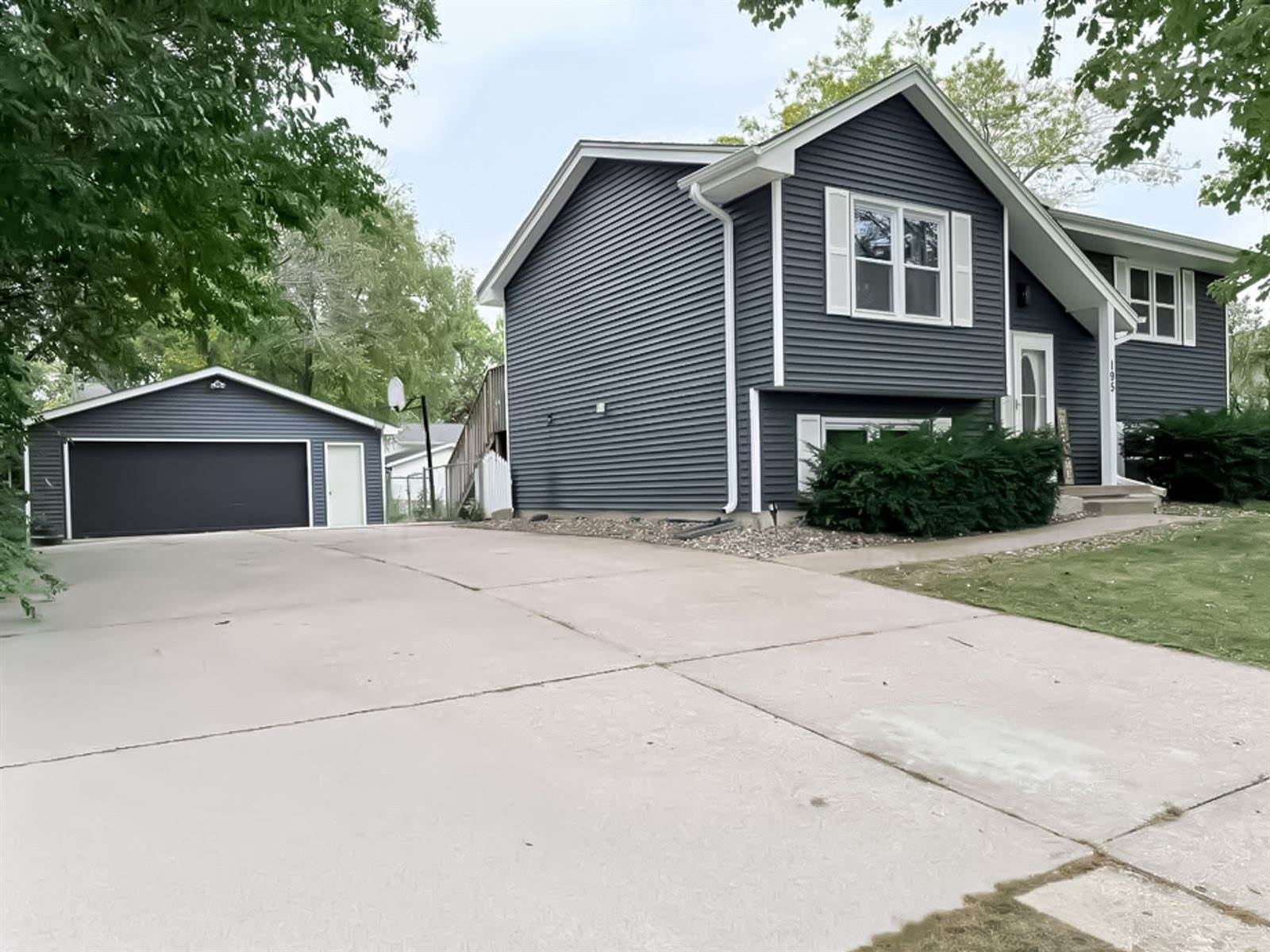 195 Corene Avenue, Waukee, IA 50263
