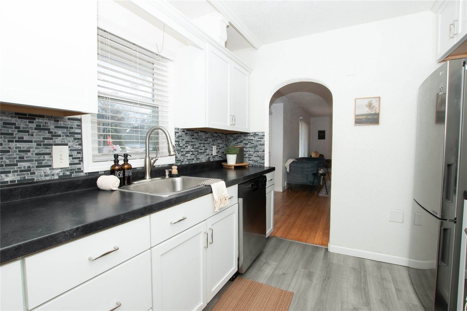 4339 Ovid Avenue, Des Moines, IA 50310