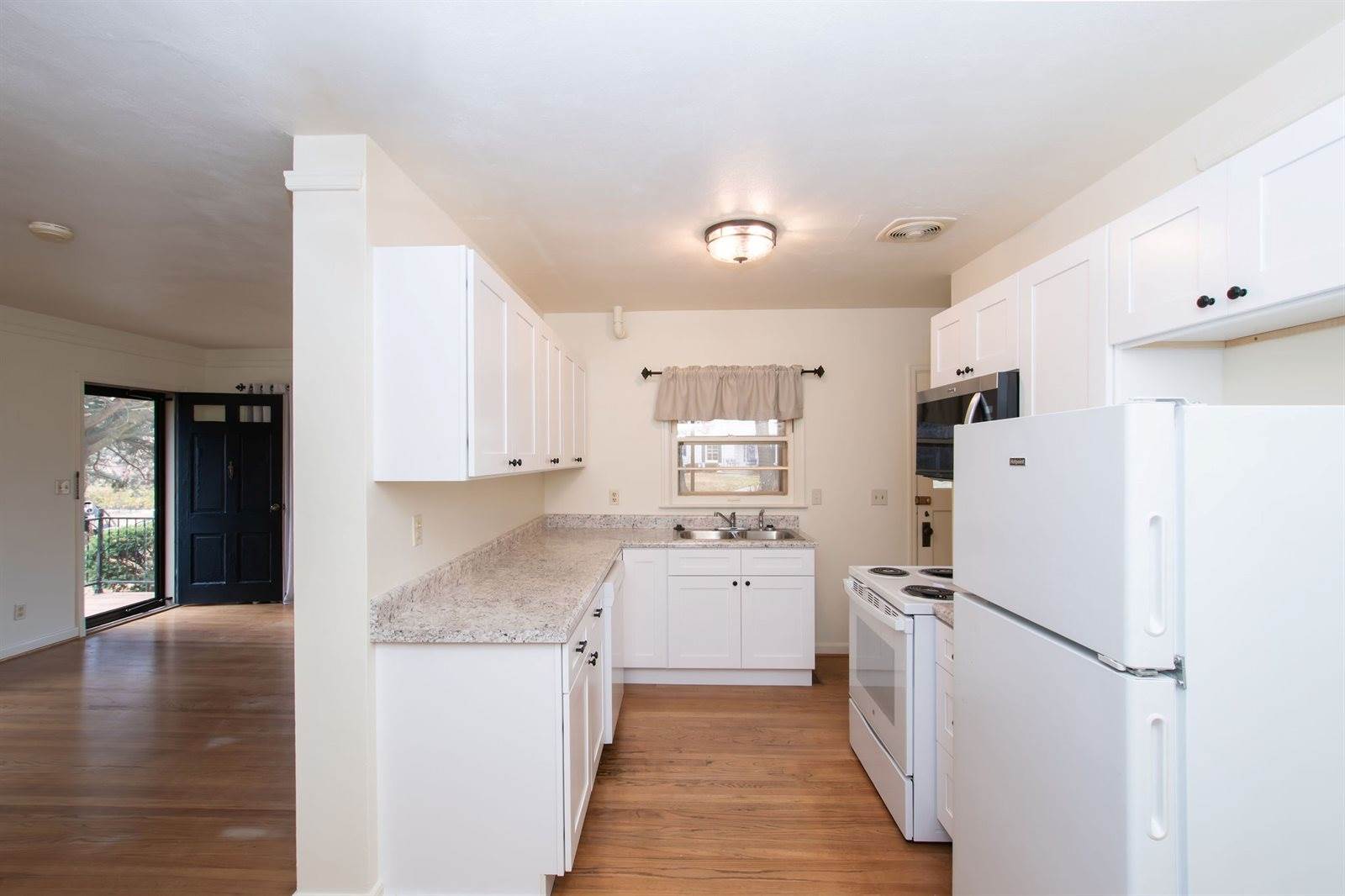 4933 Woodland Avenue, Des Moines, IA 50312