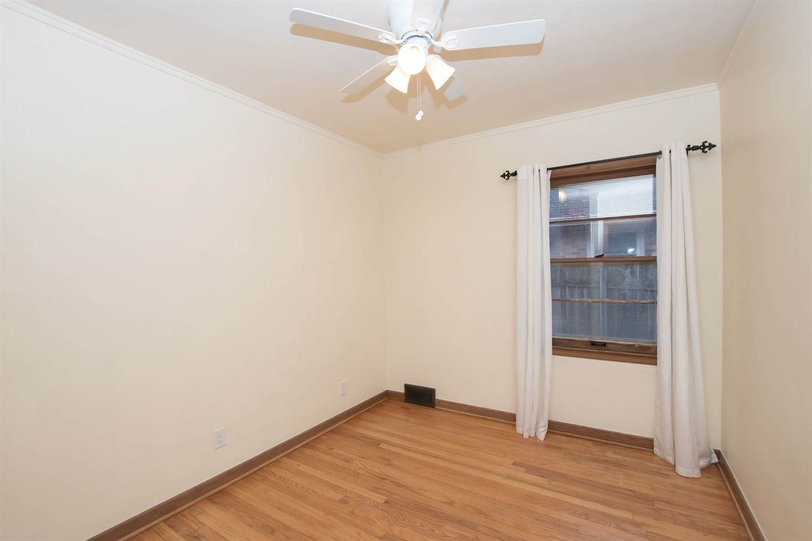 4931 Woodland Avenue, Des Moines, IA 50312