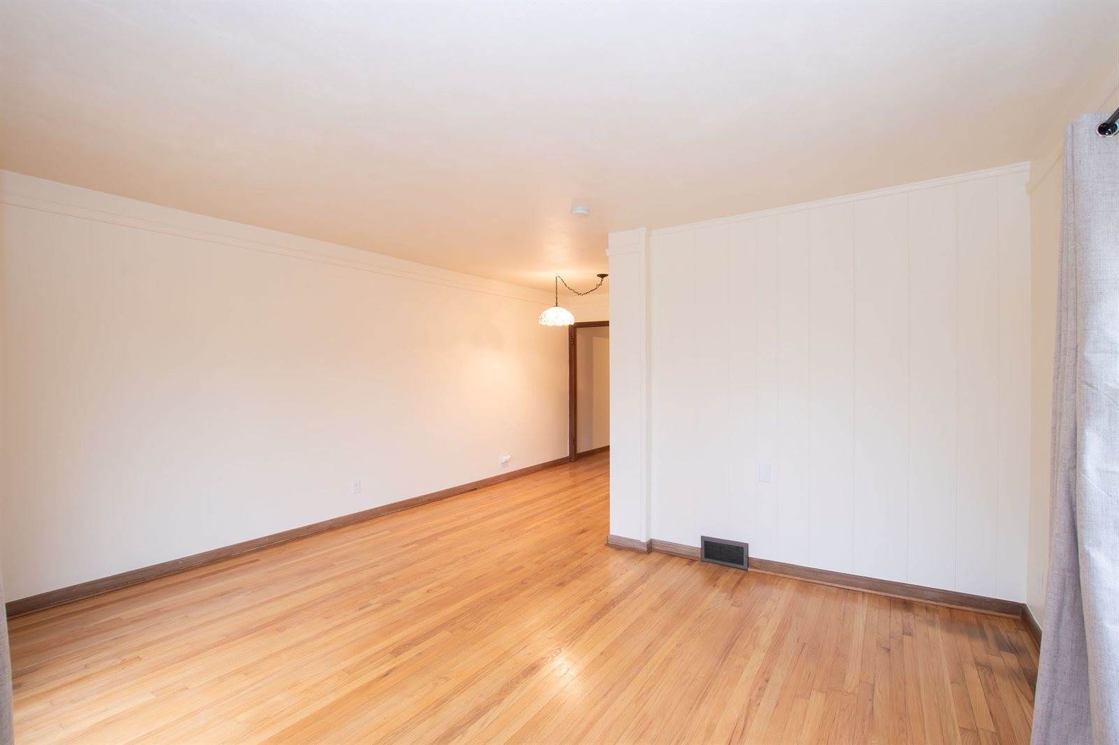 4931 Woodland Avenue, Des Moines, IA 50312