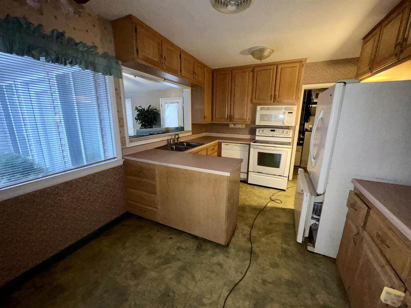 2435 East 41st Street, Davenport, IA 52806