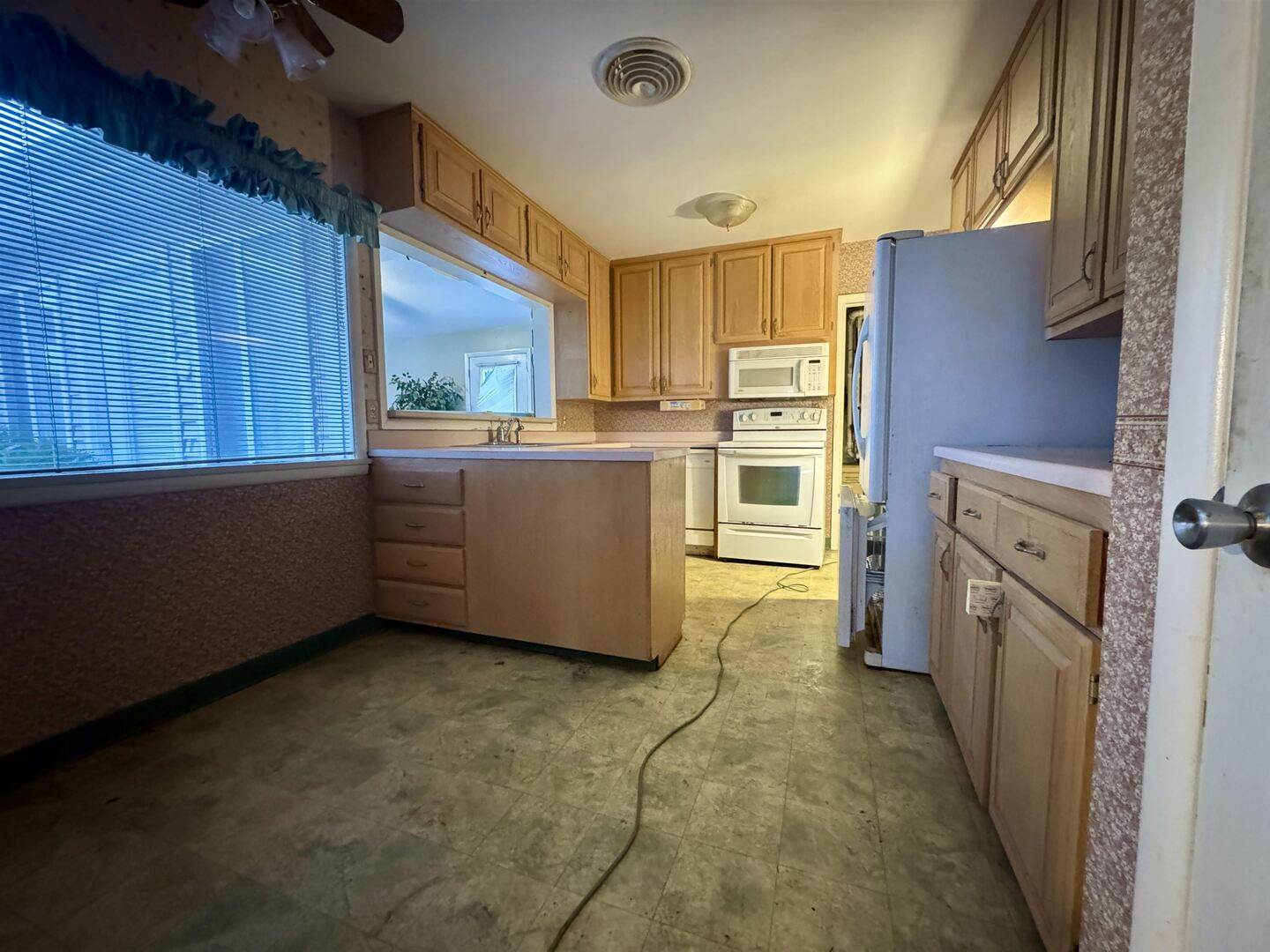 2435 East 41st Street, Davenport, IA 52806