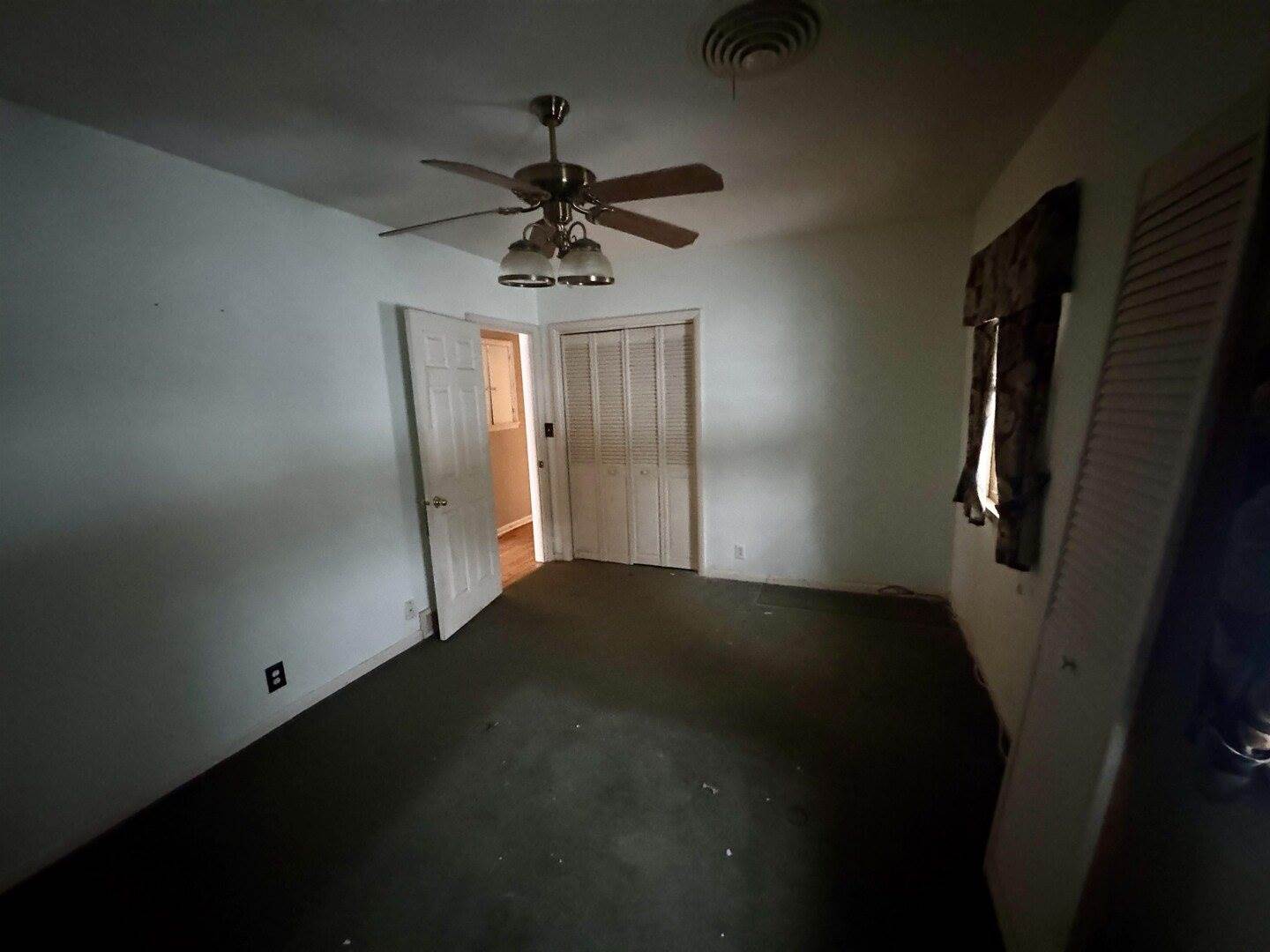 2435 East 41st Street, Davenport, IA 52806