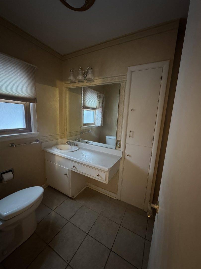 2435 East 41st Street, Davenport, IA 52806