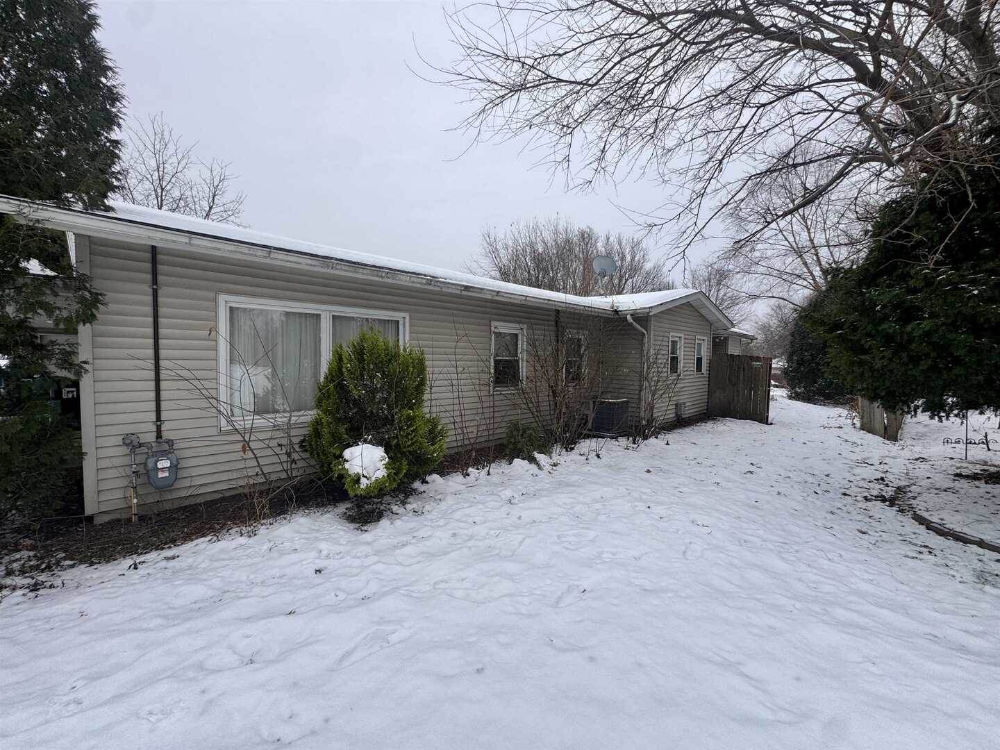 2435 East 41st Street, Davenport, IA 52806