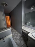 2435 East 41st Street, Davenport, IA 52806