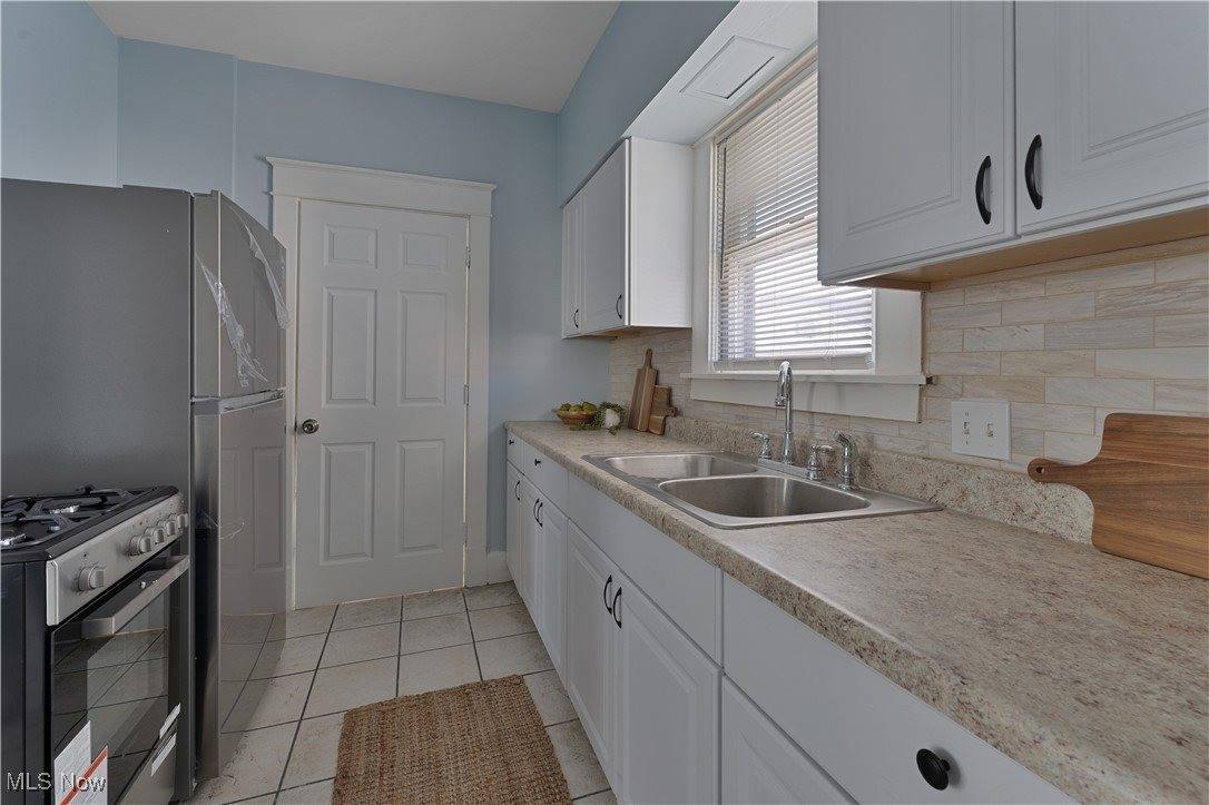 306 Maplewood Avenue, Struthers, OH 44471